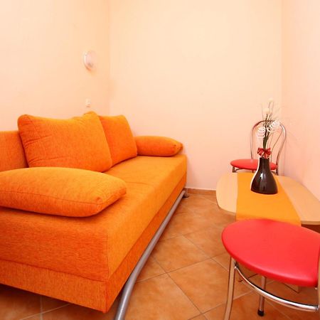 Apartments And Rooms Vesna Novalja Ngoại thất bức ảnh