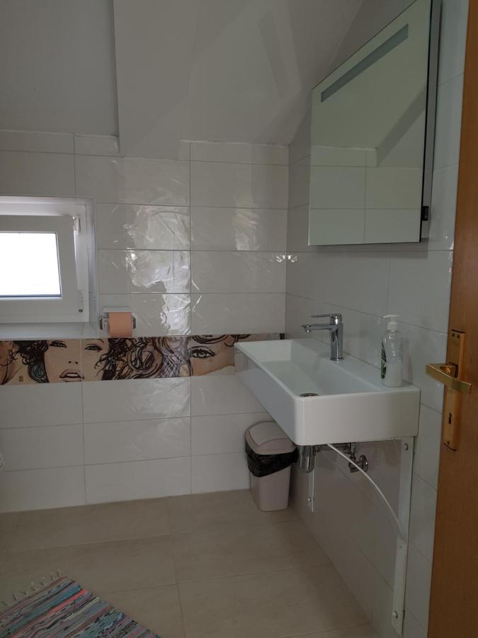 Apartments And Rooms Vesna Novalja Ngoại thất bức ảnh